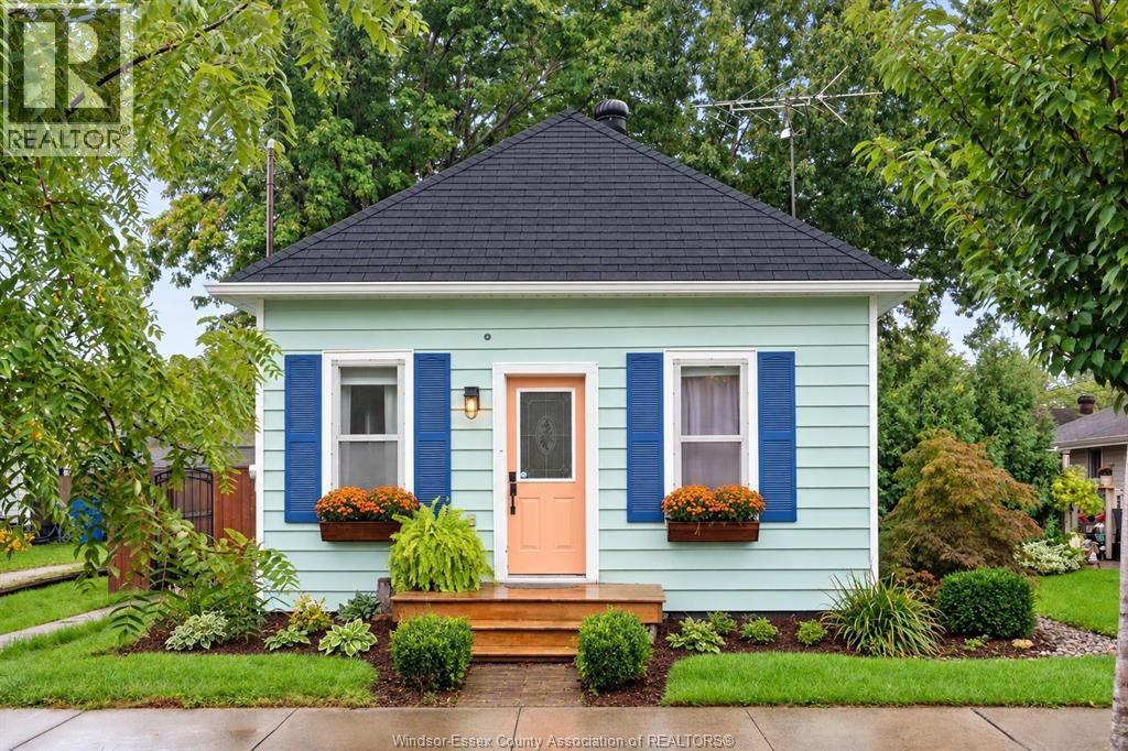 2-bedroom Single Family at 11 Poplar, Tilbury — primary photograph