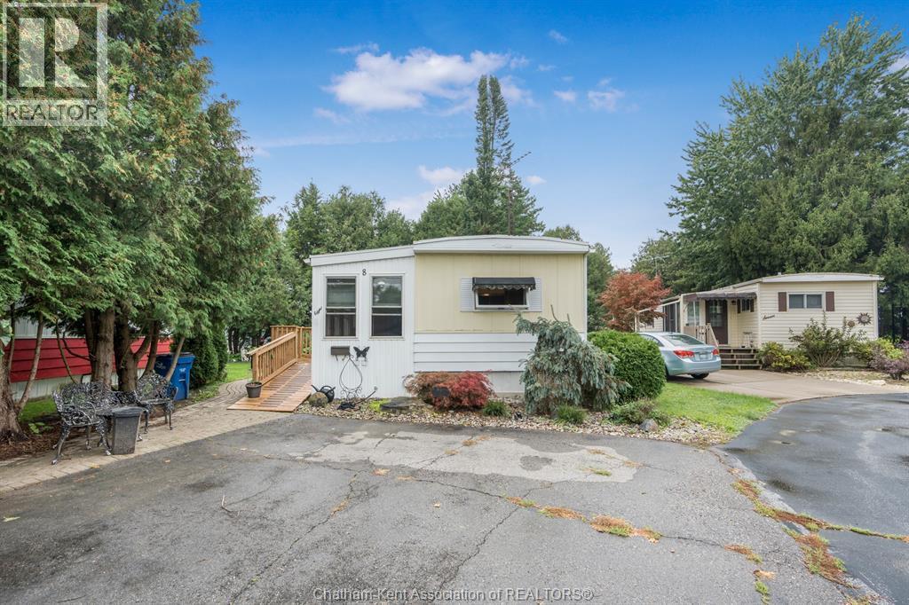 3-bedroom Single Family at 22220 Charing Cross Road, Chatham — primary photograph