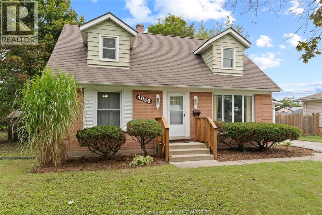 4-bedroom Single Family at 4050 Eden Drive, Windsor — photograph 2
