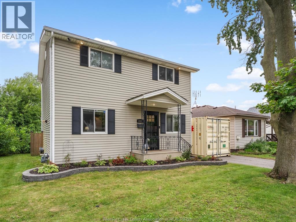 3-bedroom Single Family at 2438 Francois Road, Windsor — photograph 2