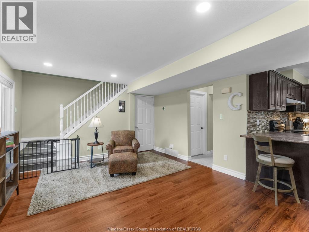 3-bedroom Single Family at 2438 Francois Road, Windsor — photograph 3