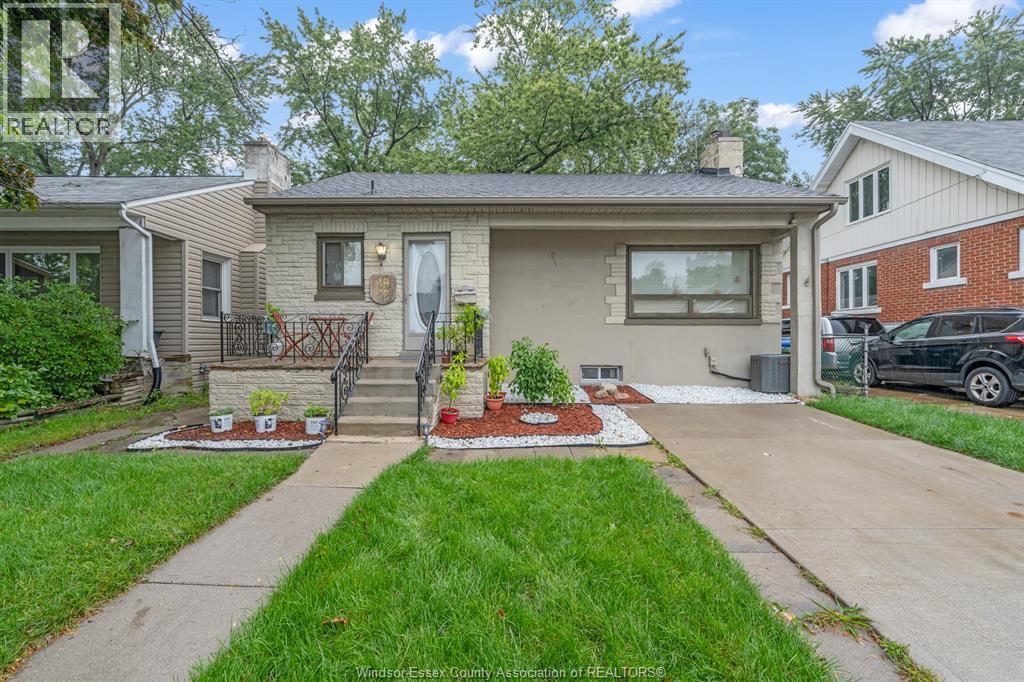 Single Family — 1952 Pillette, Windsor, Ontario