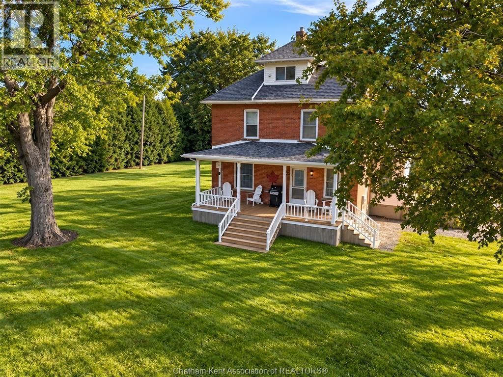 4-bedroom Single Family at 25139 St  Clair Street, Chatham Township — photograph 3