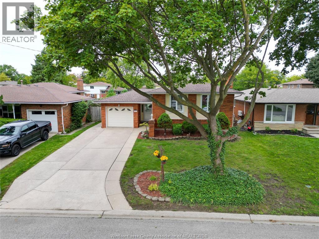 3-bedroom Single Family at 9810 Asgard Road, Windsor — photograph 2