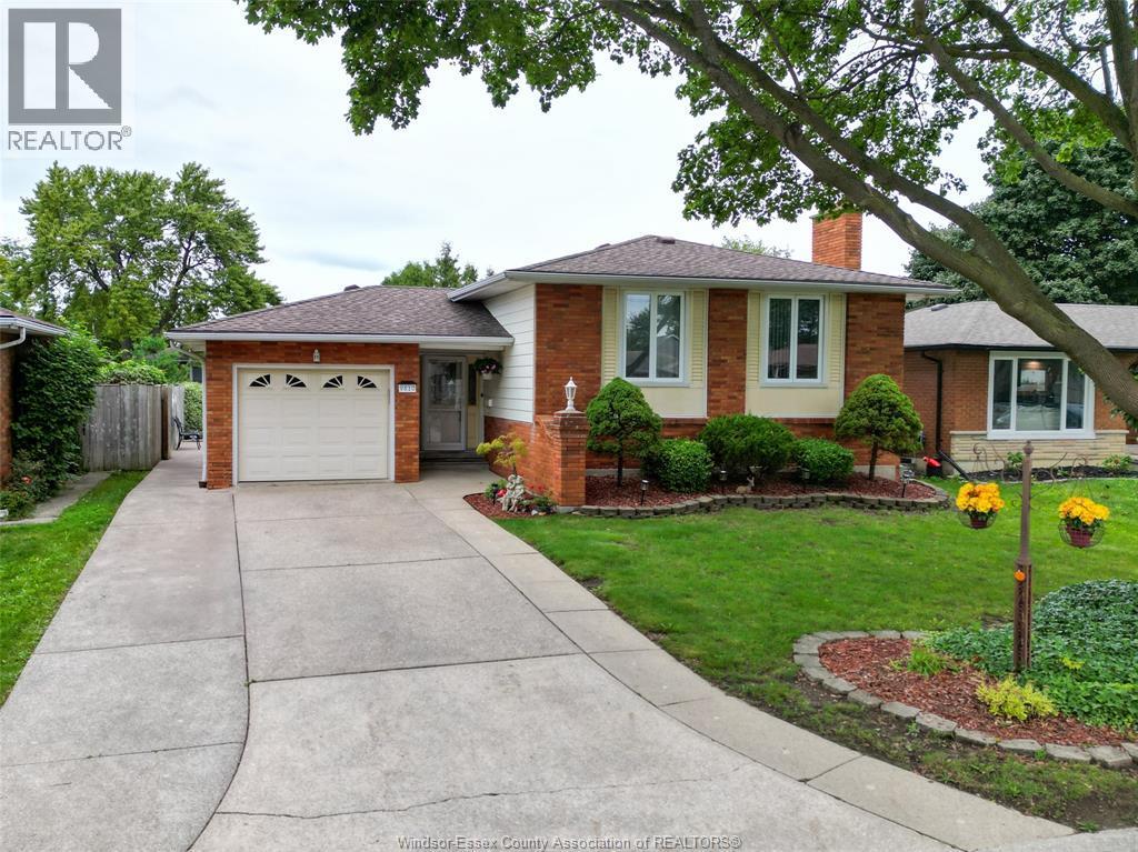 3-bedroom Single Family at 9810 Asgard Road, Windsor — primary photograph