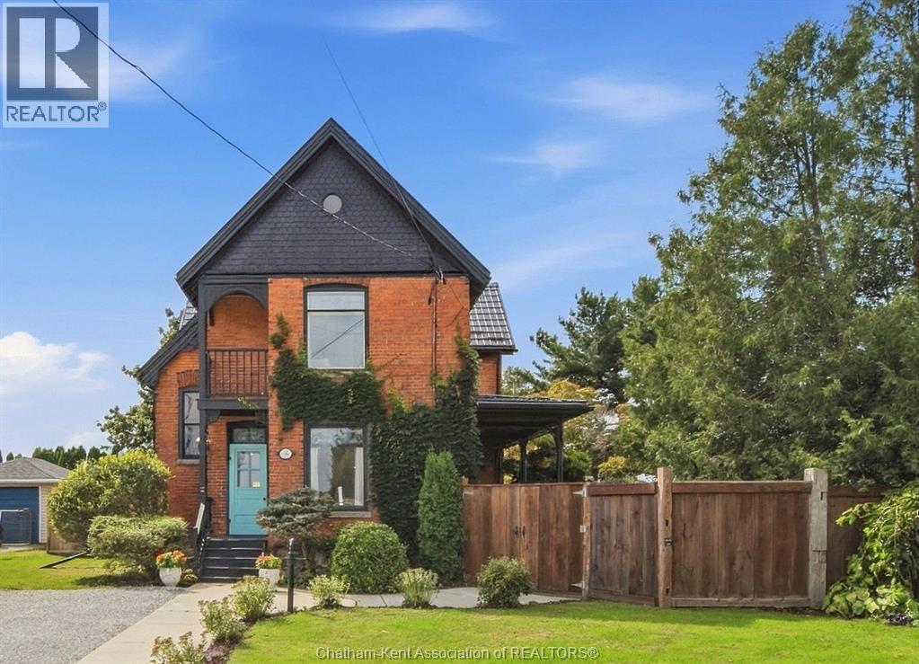 5-bedroom Single Family at 136 King Street, Highgate — photograph 3