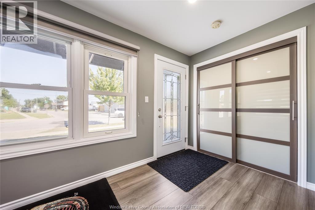 3-bedroom Single Family at 178 First Street #MAIN, Belle River — photograph 3