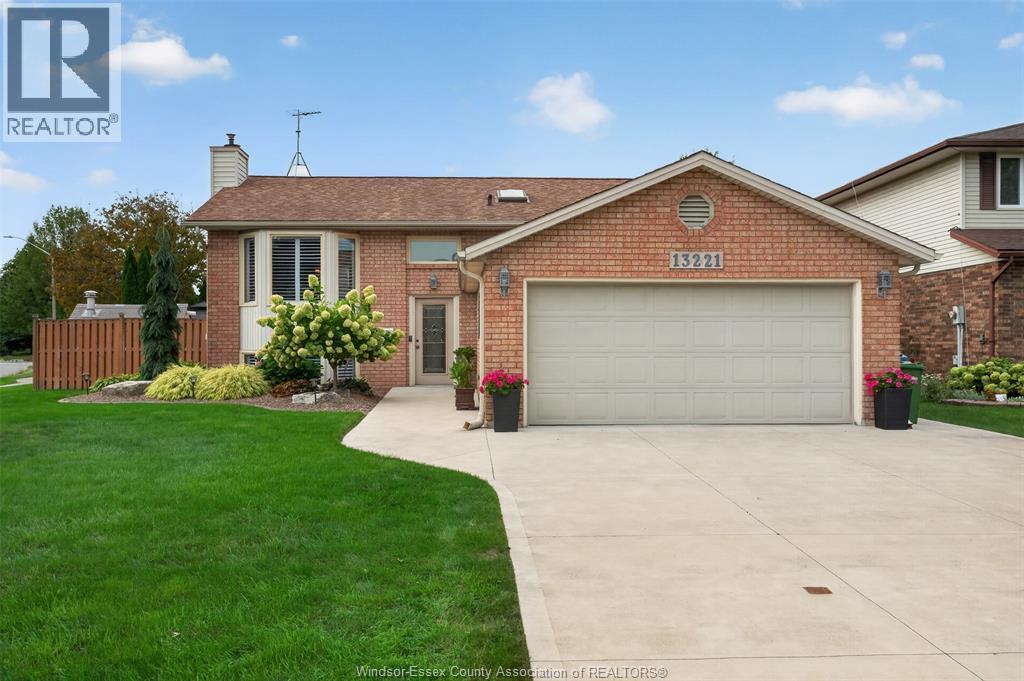 4-bedroom Single Family at 13221 St. Gregory's, Tecumseh — primary photograph