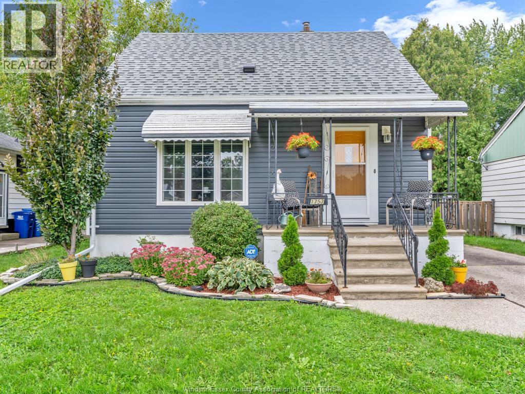 3-bedroom Single Family at 1757 Olive Road, Windsor — primary photograph