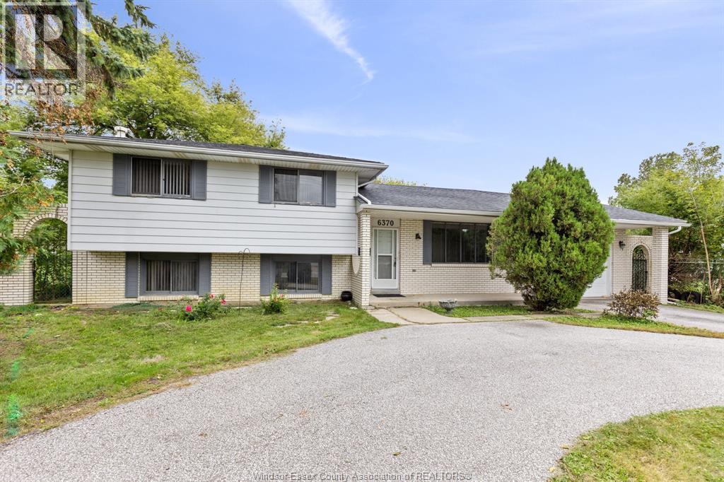 4-bedroom Single Family at 6370 Malden Road, LaSalle — primary photograph
