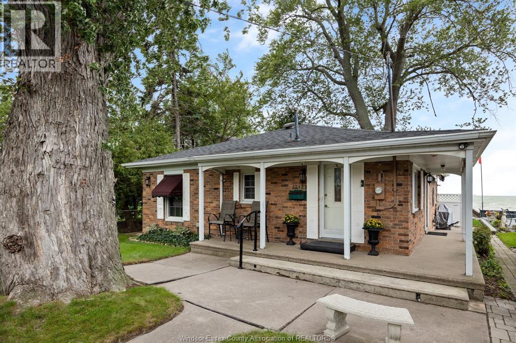 Single Family — 13122 Riverside Drive, Tecumseh, Ontario