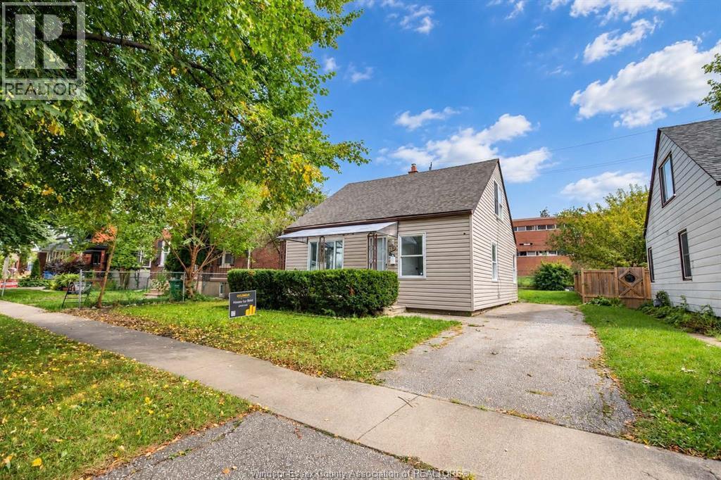 5-bedroom Single Family at 3272 Edison Street, Windsor — primary photograph