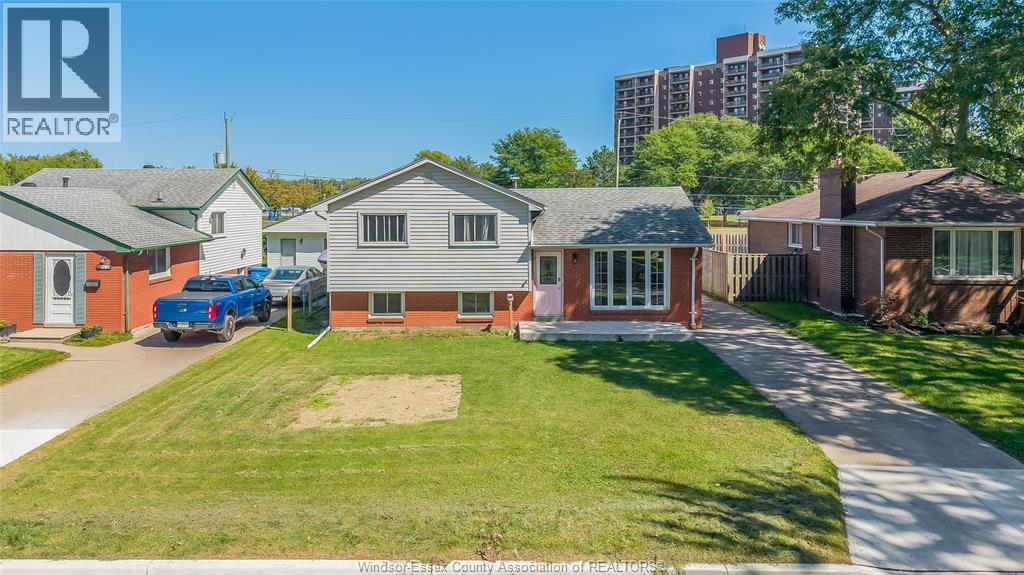Single Family — 368 Carling Crescent, Windsor, Ontario