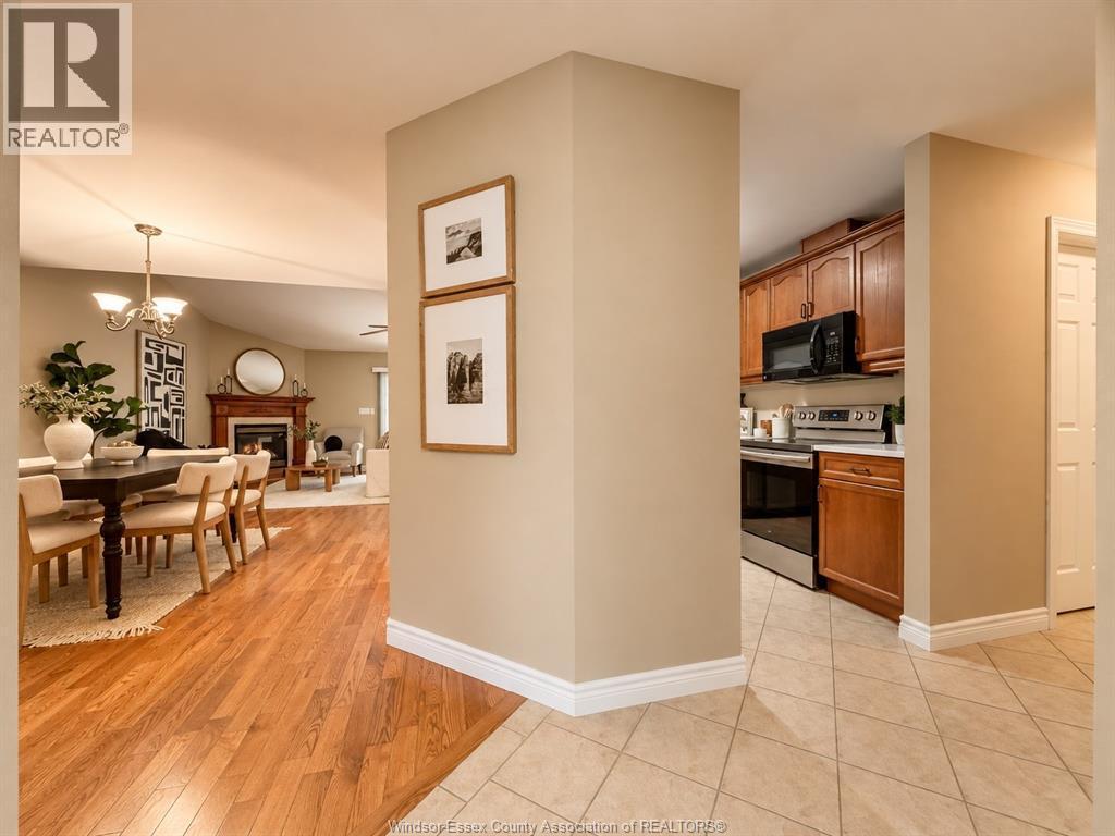 3-bedroom Single Family at 11027 Leathorne, Windsor — photograph 3