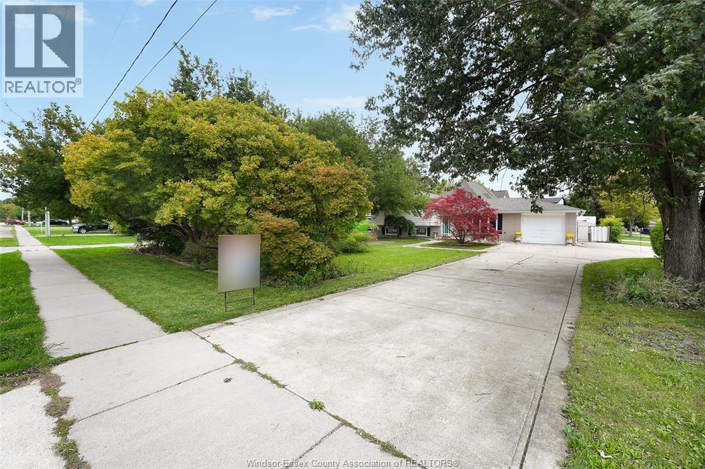 3-bedroom Single Family at 268 Broadway Street, Belle River — photograph 3