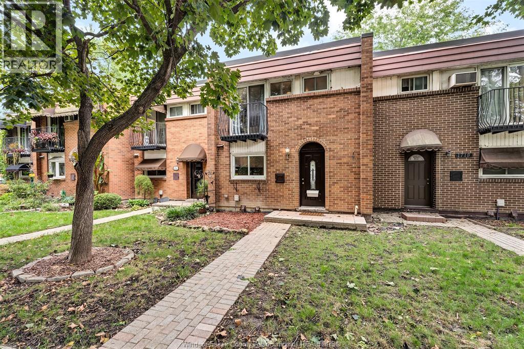 3-bedroom Single Family at 1716 Eastgate Estates, Windsor — primary photograph