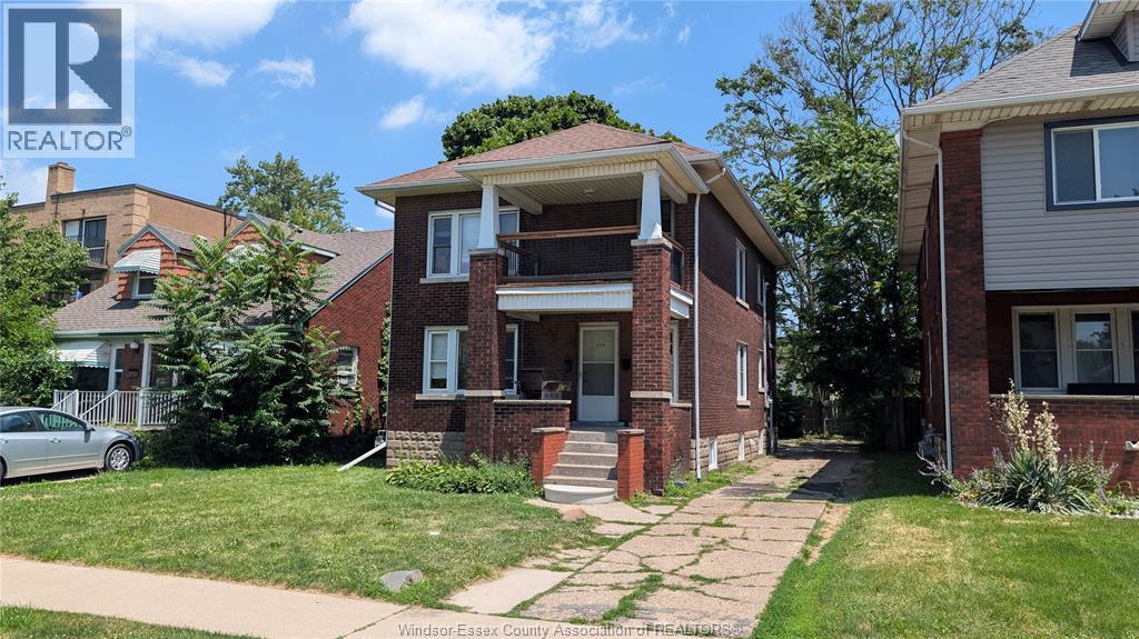 3-bedroom Single Family at 322 Partington #UPPER, Windsor — photograph 2