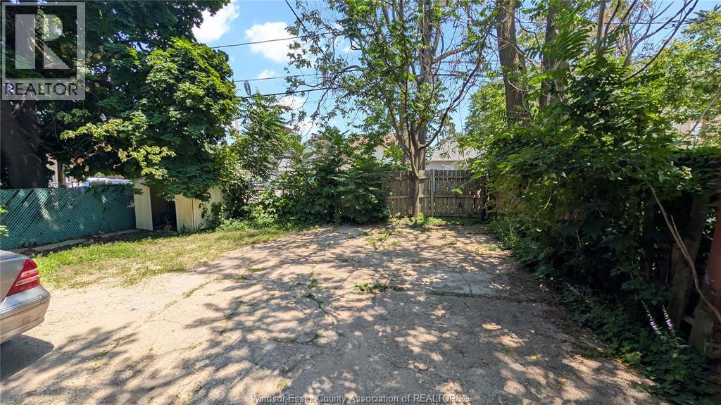 3-bedroom Single Family at 322 Partington #UPPER, Windsor — photograph 3