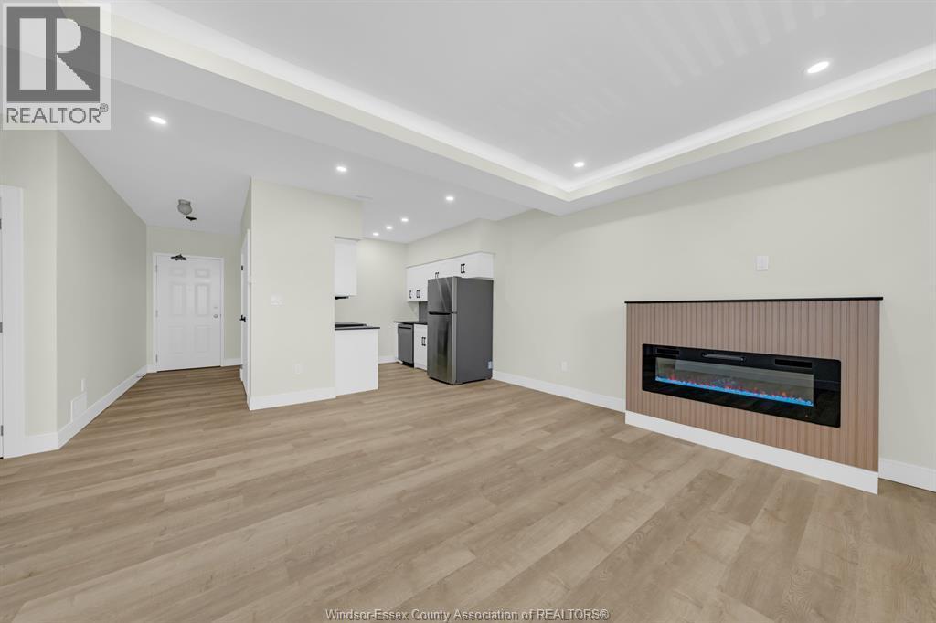 1-bedroom Single Family at 3177 Riverside Drive #305, Windsor — primary photograph