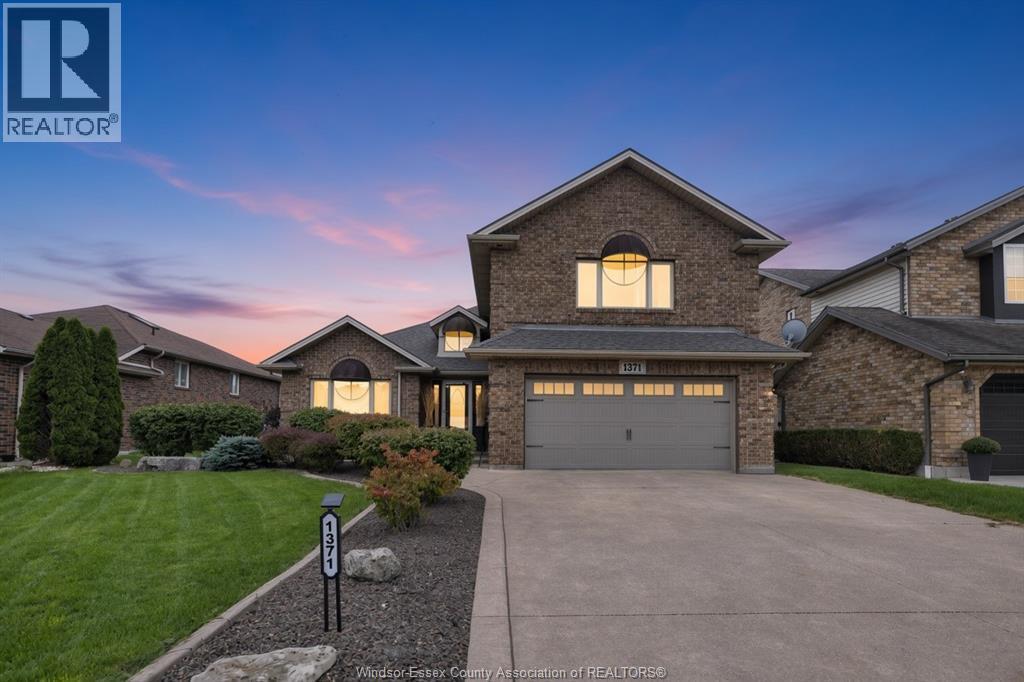 4-bedroom Single Family at 1371 Matthew Crescent, Lakeshore — primary photograph