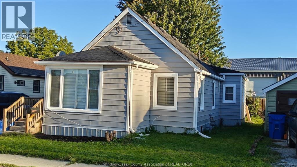 2-bedroom Single Family at 13 Wills Street, Wallaceburg — primary photograph
