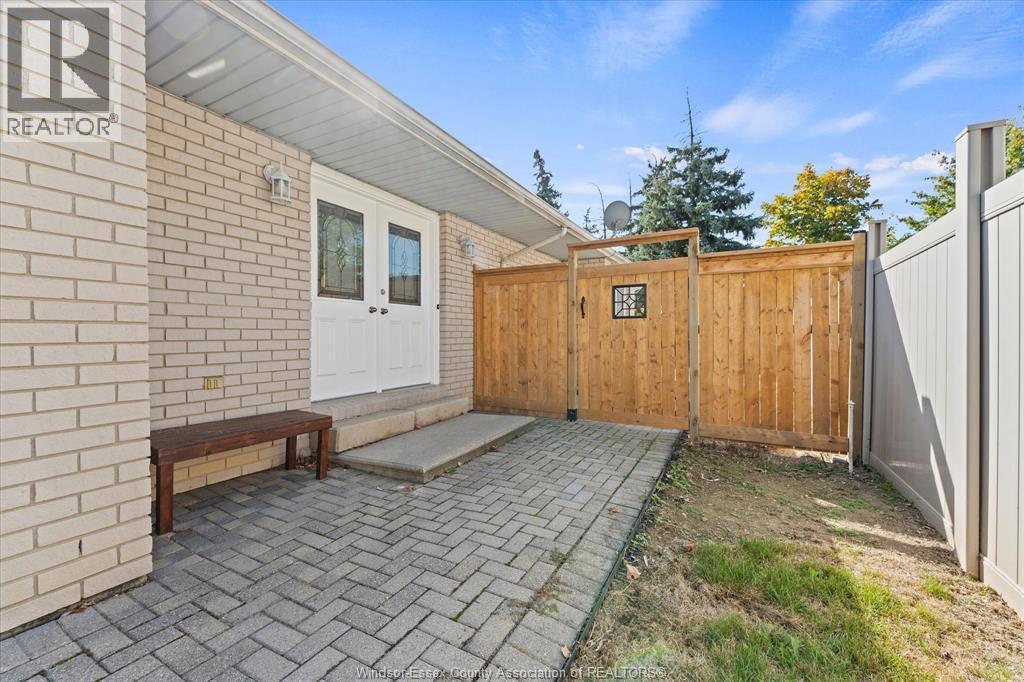 4-bedroom Single Family at 1467 Guildwood Crescent, LaSalle — photograph 3