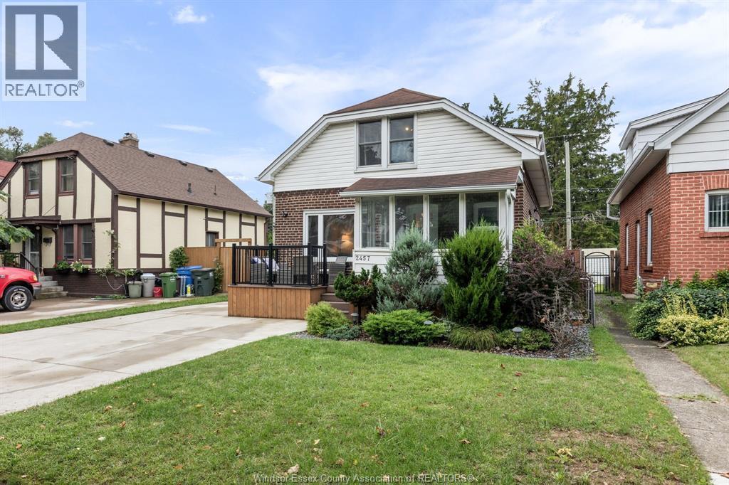 2-bedroom Single Family at 2457 Turner, Windsor — primary photograph
