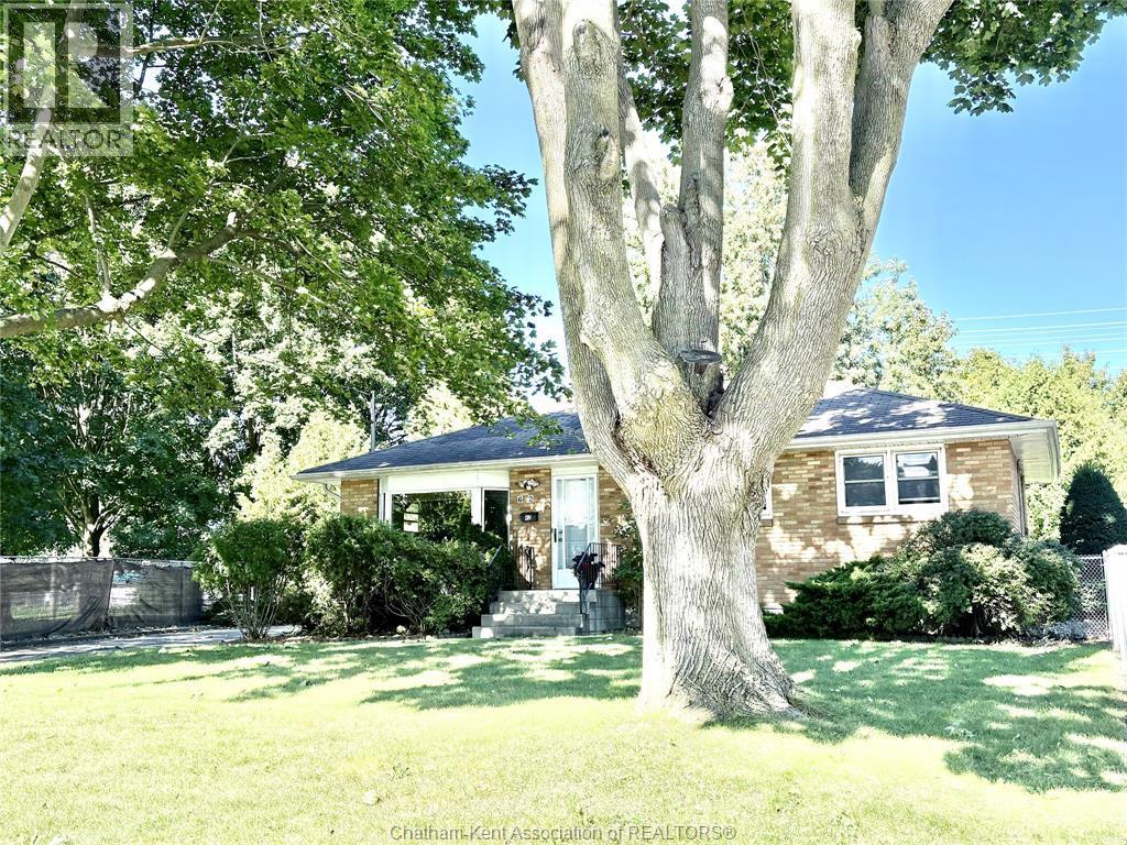 3-bedroom Single Family at 62 Burton Avenue, Chatham — photograph 3