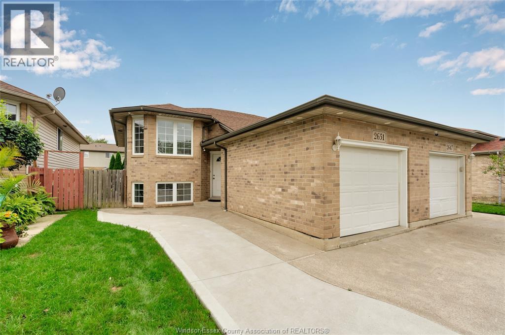 4-bedroom Single Family at 2651 Teedie Crescent, Windsor — primary photograph