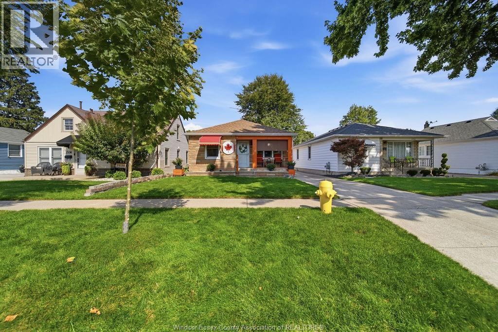 3-bedroom Single Family at 2540 Chandler, Windsor — primary photograph