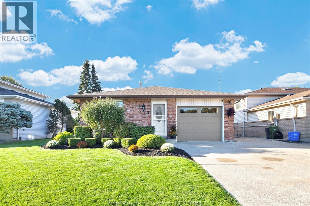 4-bedroom Single Family at 458 Desjardins, Belle River — primary photograph
