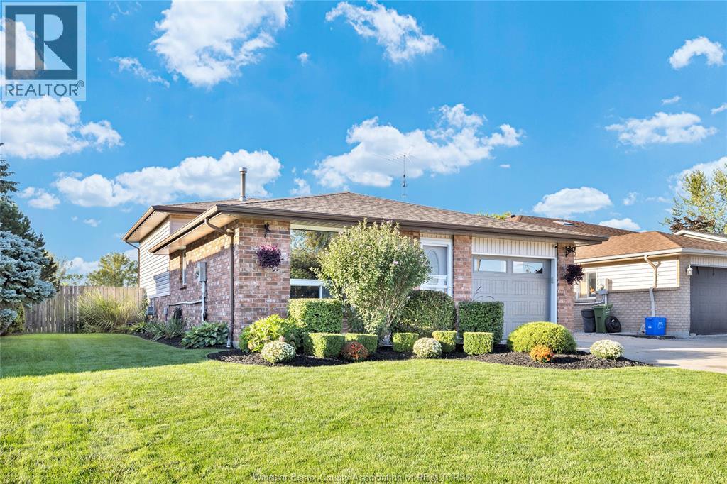 4-bedroom Single Family at 458 Desjardins, Belle River — photograph 3