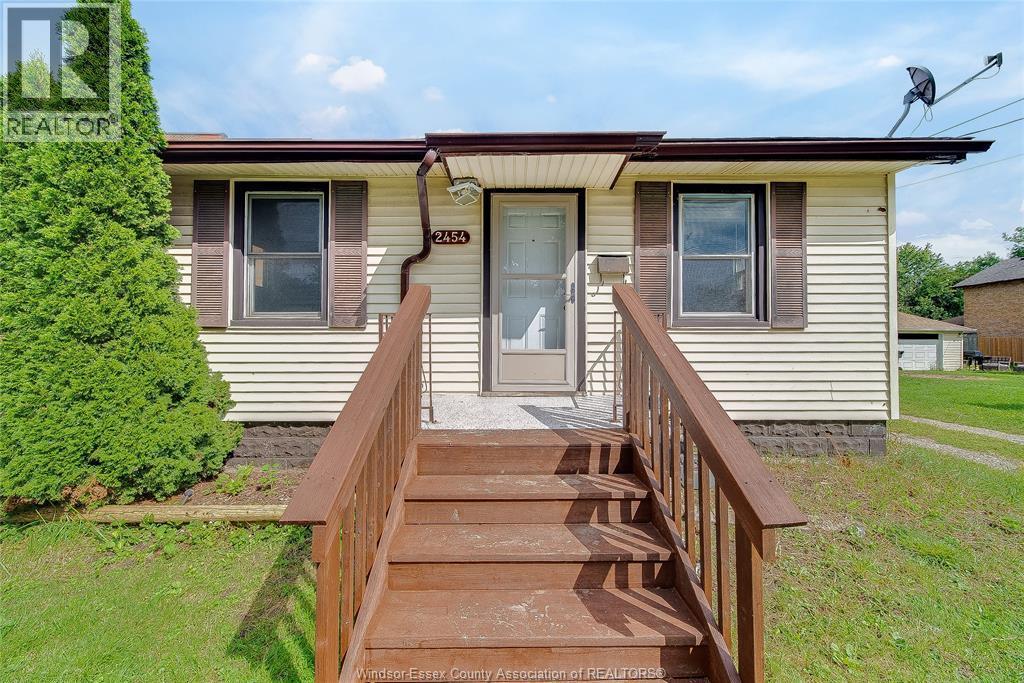 2-bedroom Single Family at 2454 Jos St. Louis Avenue, Windsor — photograph 3