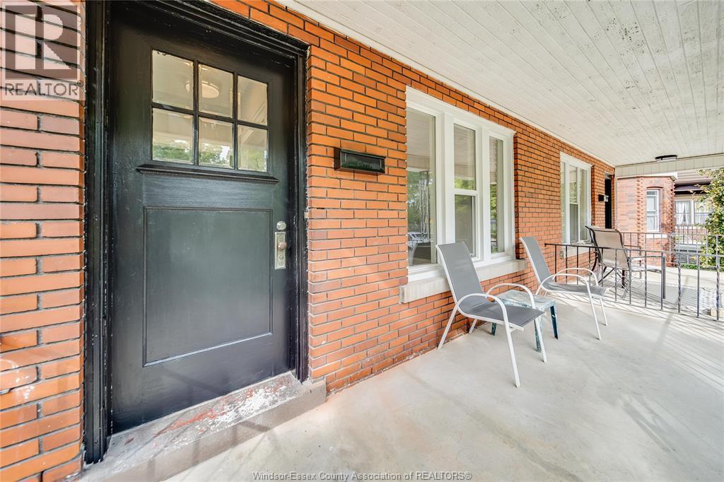 3-bedroom Single Family at 1029 Chilver Road, Windsor — photograph 2