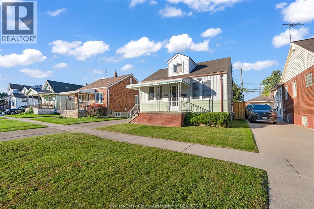 2-bedroom Single Family at 1669 Hickory Road, Windsor — photograph 2