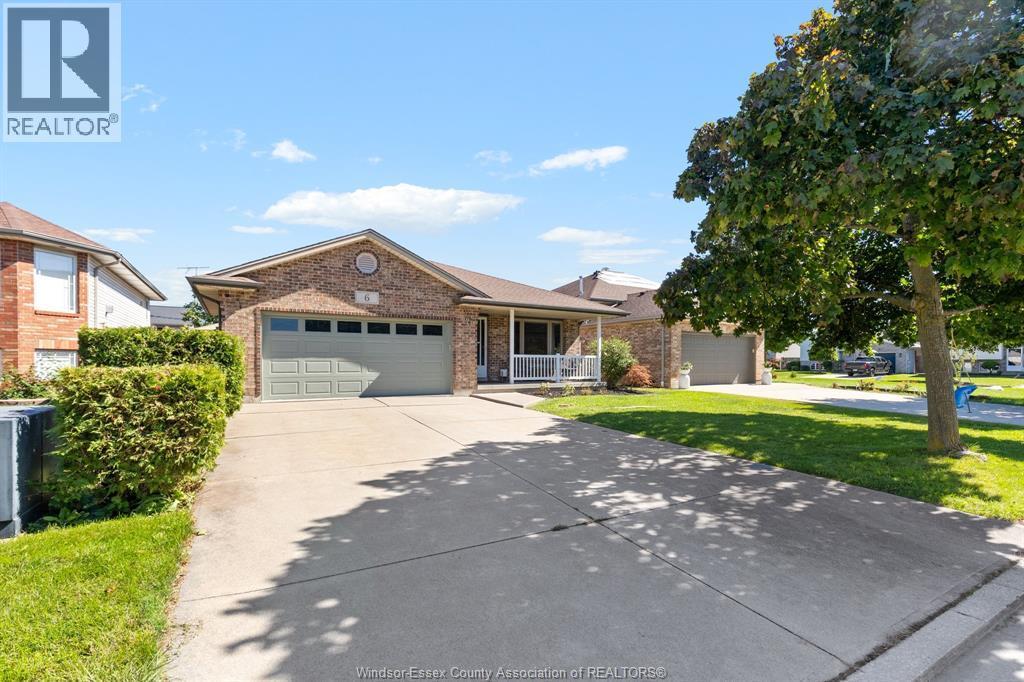 4-bedroom Single Family at 6 Reynolds Court, Amherstburg — photograph 2
