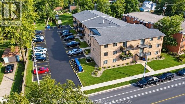 2-bedroom Single Family at 3355 Sandwich Street #304, Windsor — primary photograph