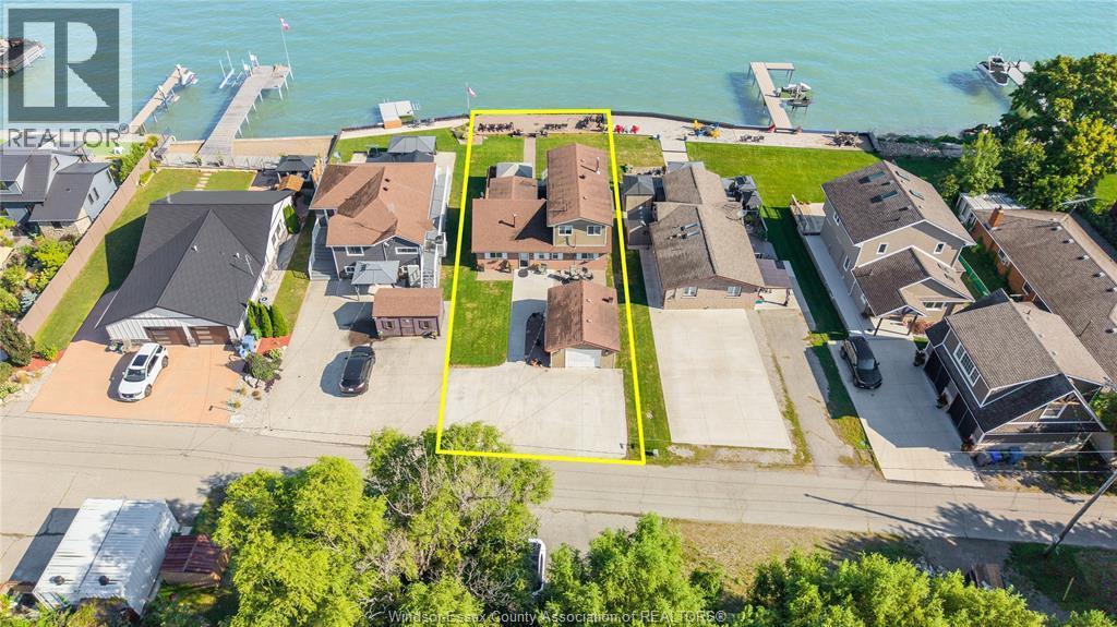 4-bedroom Single Family at 1328 Shoreline Avenue, Lakeshore — primary photograph