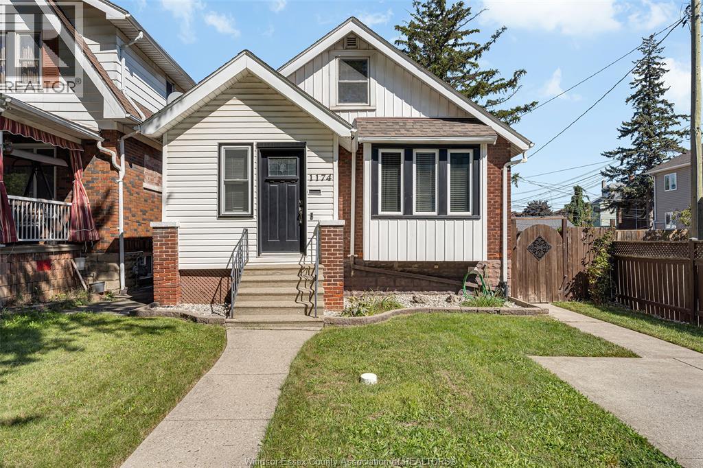 3-bedroom Single Family at 1174 Parent Ave, Windsor — photograph 2