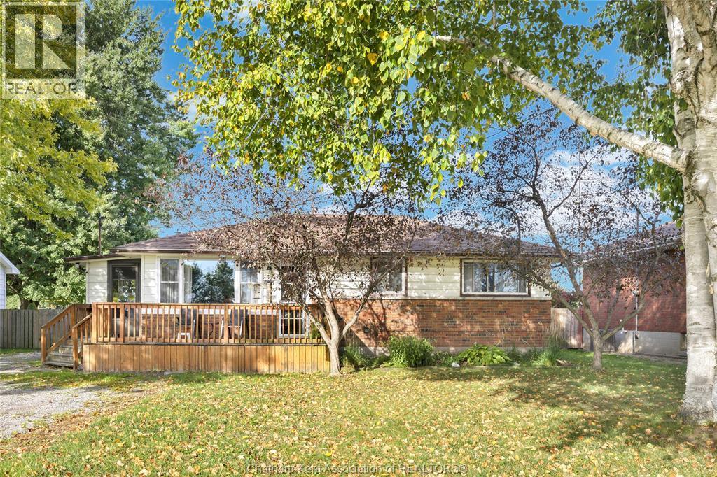 Single Family — 686 Albert Street, Wallaceburg, Ontario