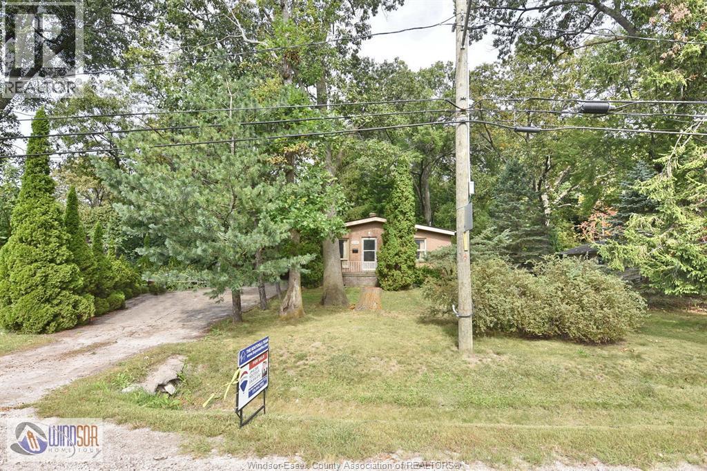 3-bedroom Single Family at 1011 Laurier, LaSalle — photograph 3