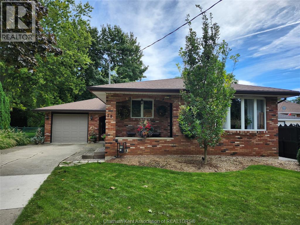 3-bedroom Single Family at 28 Jackson Drive, Chatham — primary photograph