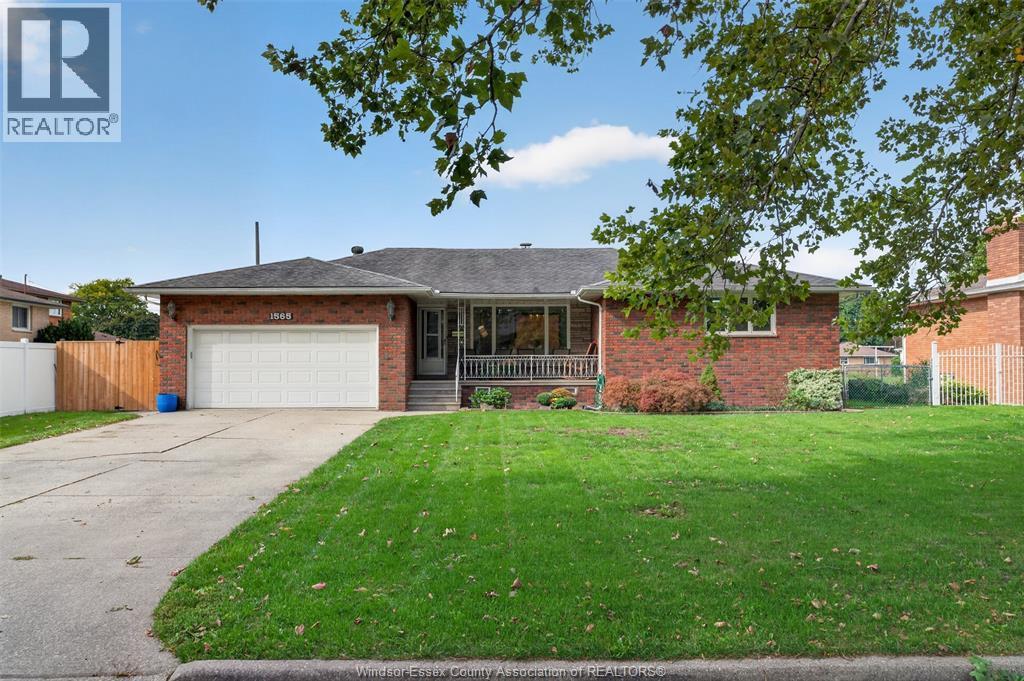 Single Family — 1565 Roxborough, Windsor, Ontario