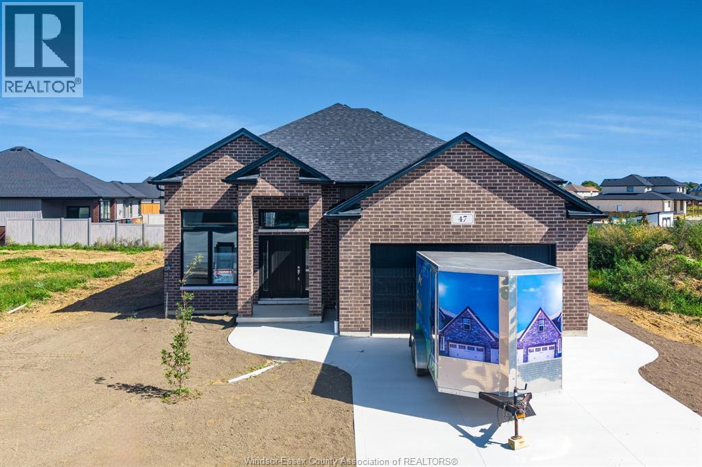 Single Family — 47 Bloomington Way, Chatham, Ontario