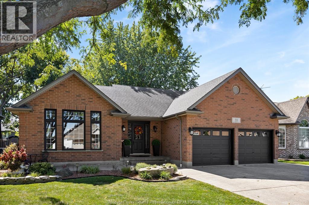 4-bedroom Single Family at 35 Whelan Drive, Amherstburg — primary photograph