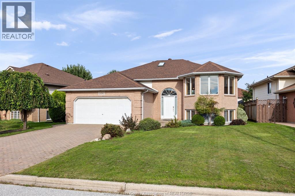 Single Family — 256 Kenilworth Place, Windsor, Ontario