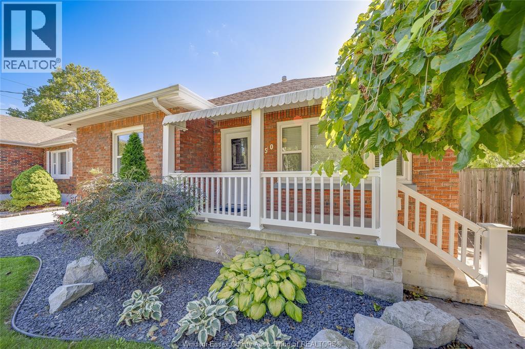 3-bedroom Single Family at 150 Prince Arthur Avenue, Chatham — primary photograph