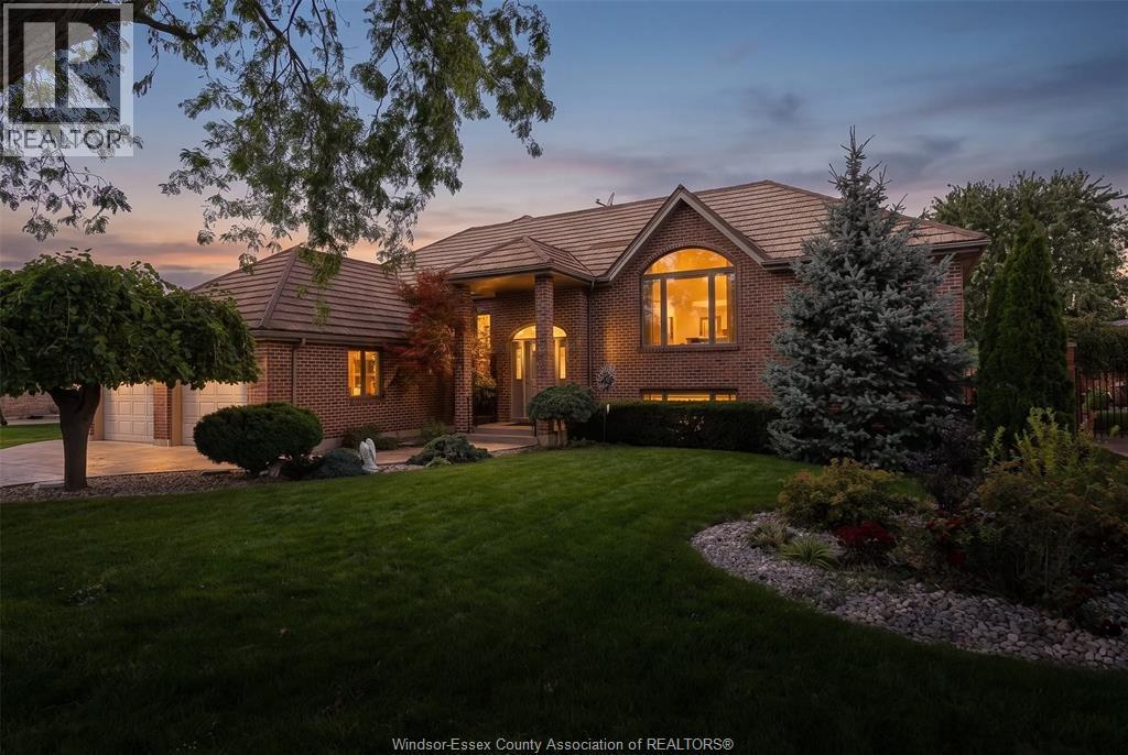 4-bedroom Single Family at 12354 Funaro Crescent, Tecumseh — primary photograph