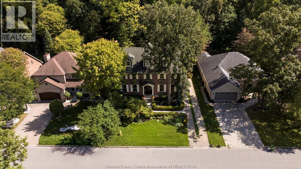 5-bedroom Single Family at 6640 St Michael's Drive, LaSalle — photograph 2