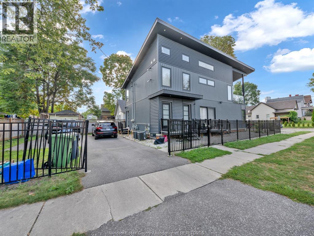 Multi-family — 687 Assumption Street, Windsor, Ontario